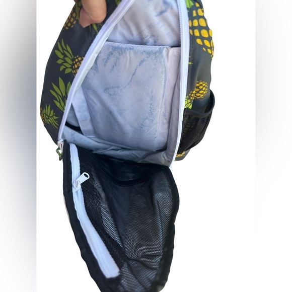 NWT Kavu Ropesicle Pineapple Party Sling Bag Outdoors H2O Resistant Crossbody - Picture 10 of 11